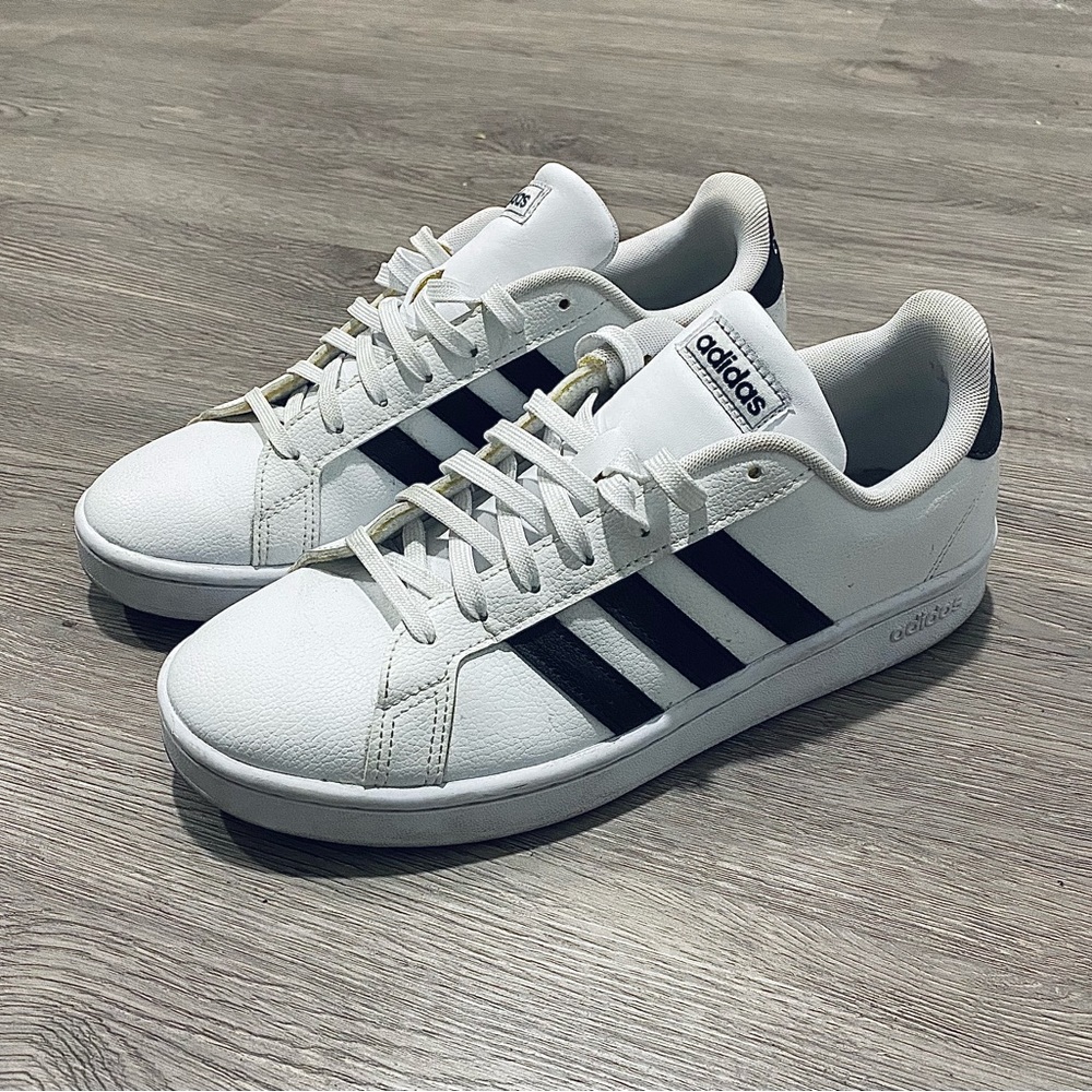 Adidas Sneakers